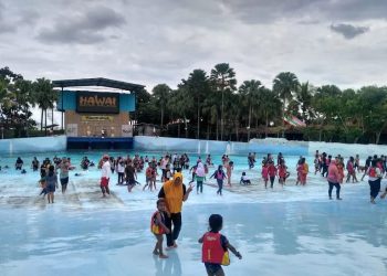 Rekomendasi wisata Kabupaten Malang yang cocok untuk mengisi libur sekolah. /Foto: Google Review Hawai Waterpark/Anis Manis