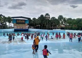 Rekomendasi wisata Kabupaten Malang yang cocok untuk mengisi libur sekolah. /Foto: Google Review Hawai Waterpark/Anis Manis