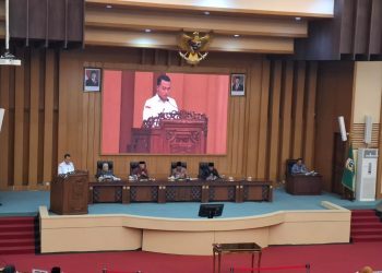 Juru bicara DPRD Kabupaten Malang, Muhammad Hafidz saat membacakan hasil pembahasan raperda perlindungan dan pemenuhan hak penyandang disabilitas. Foto: Aisyah Nawangsari Putri