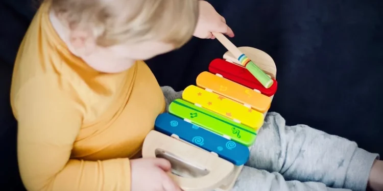 PSLC beri solusi kepada orang tua ketika anak mengalami tantrum di depan umum. /Foto: Unsplash.com/Jelleke Vanooteghem