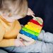 PSLC beri solusi kepada orang tua ketika anak mengalami tantrum di depan umum. /Foto: Unsplash.com/Jelleke Vanooteghem