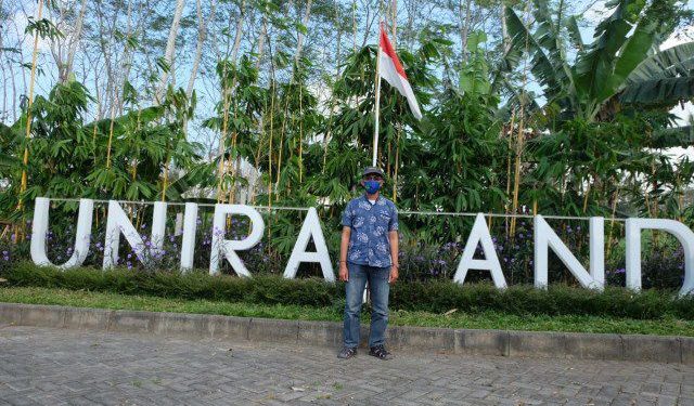 Suasa peletakan batu pertama Dome Unira Malang di kawasan Unira Land. (Foto dok. Tugu Malang)
