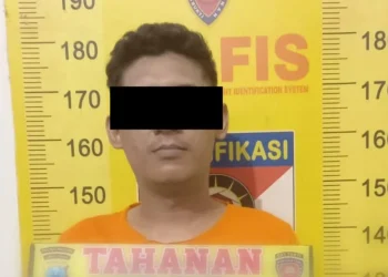 Tersangka IW warga Gondanglegi usai ditahan polisi. Foto: Polres Malang