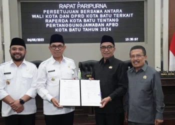 Rapat paripurna penetapan Raperda Pertanggungjawaban APBD Kota Batu 2024. Foto: Prokopim KWB