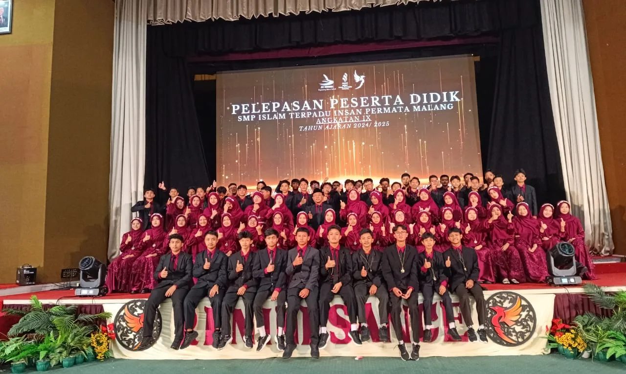 Gelar Wisuda Angkatan IX tahun ajaran 2024/2025, siswa siswi SMPIT Insan Permata Malang 100 persen lulus./Foto: Dok. SMPIT Insan Permata Malang.