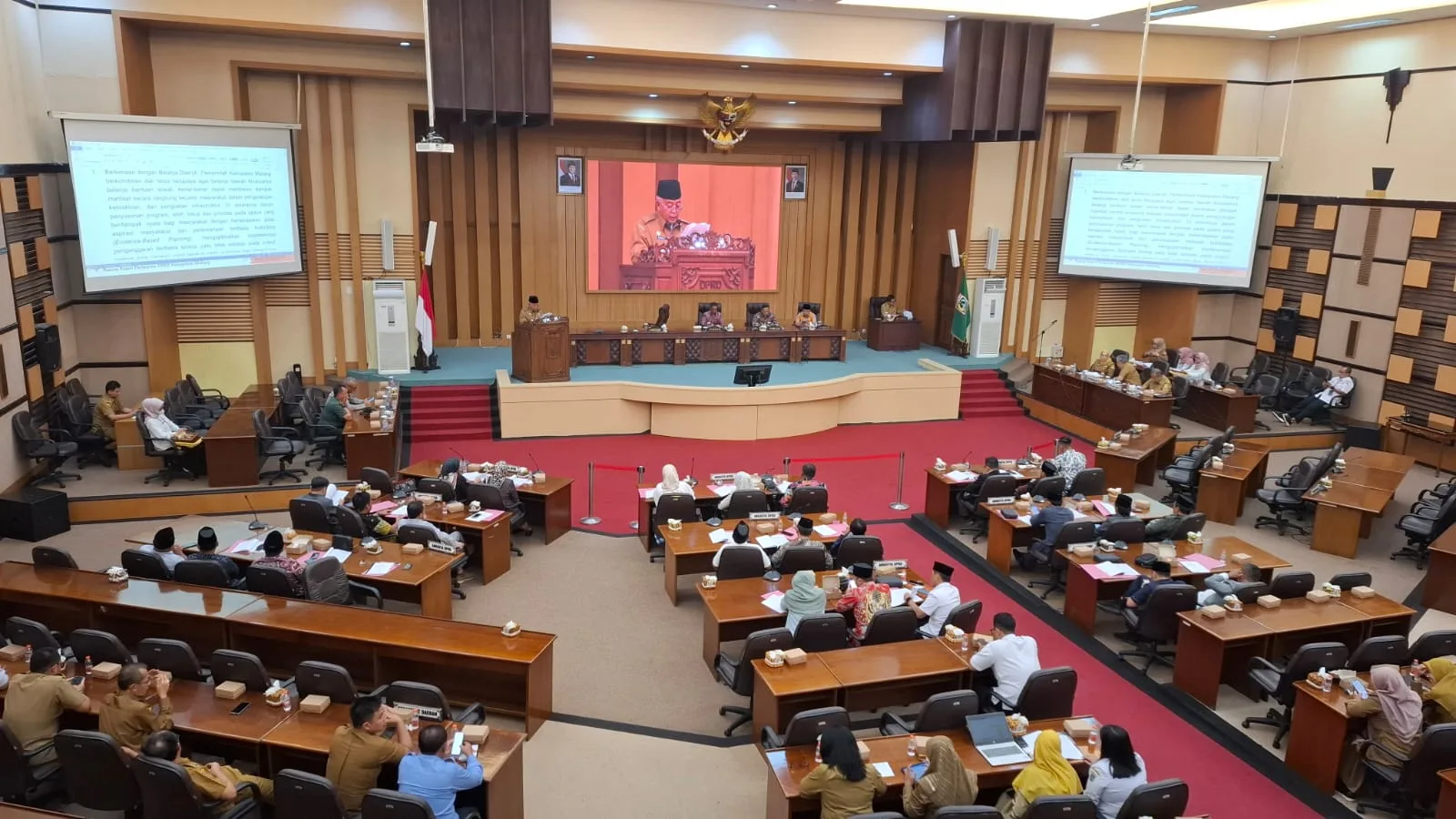 Rapat paripurna dengan agenda Penyampaian jawaban Bupati Malang atas pandangan umum fraksi DPRD Kabupaten Malang terkait ABPD 2024. Foto: Aisyah Nawangsari Putri