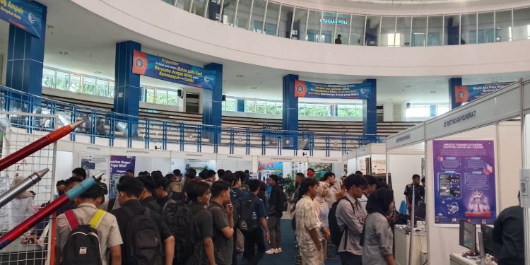Pameran karya dalam Expo Hasil Riset dan Inovasi Polinema 2025. (Foto/M Sholeh)