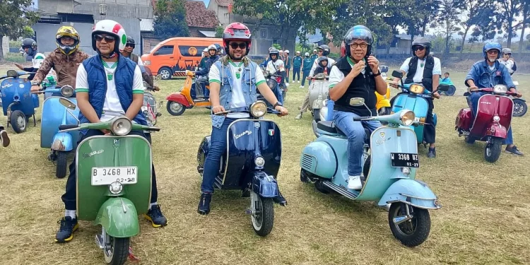 Pawai vespa Forkopimda Kota Batu mengiringi Kirab Obor Porprov Jatim 2025. Foto: KONI Kota Batu