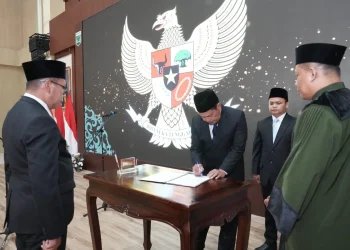 Pelantikan Dewas dan Direksi Perumdam Among Tirto Kota Batu. Foto: Prokopim KWB