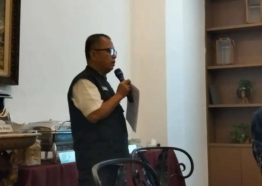 Kepala BPJS Ketenagakerjaan Malang, Zulkarnain Mahading memaparkan program-program BPJS Ketenagakerjaan di hadapan awak media dalam acara ngobrol santai./Foto: Tugumalang.id/Amanda Rizky Puspitasari