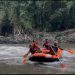 Tim SRU air menyusuri Sungai Brantas Kota Malang dalam operasi pencarian anak tenggelam. (Foto/dok. Tim SAR)