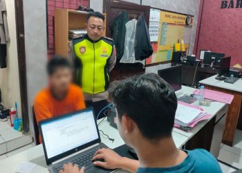 Tersangka pencuri handphone