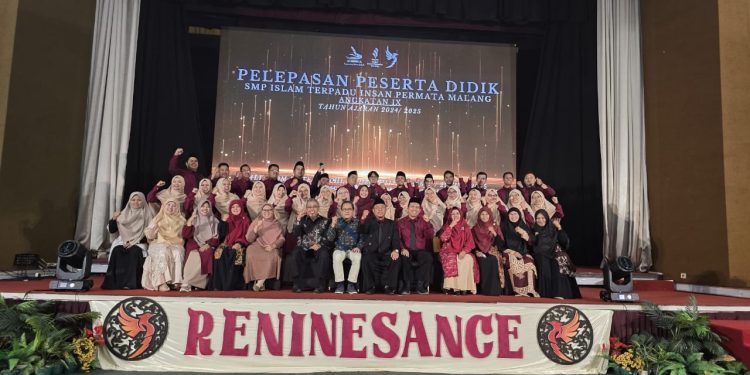Gelar Wisuda Angkatan IX tahun ajaran 2024/2025, siswa siswi SMPIT Insan Permata Malang 100 persen lulus./Foto: Dok. SMPIT Insan Permata Malang.
