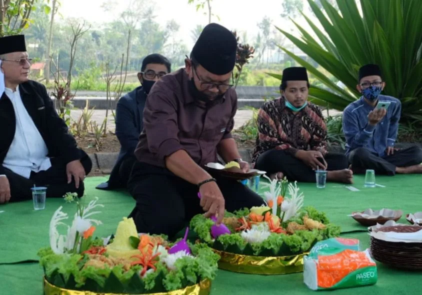 Suasa peletakan batu pertama Dome Unira Malang di kawasan Unira Land. (Foto dok. Tugu Malang)