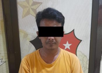 Bacok Tetangganya dengan celurit