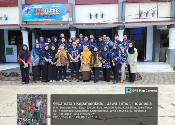 Gelar kegiatan pelatihan dan pendampingan di SD Laboratorium UM Kota Blitar, Tim Dosen UM bantu implementasi kebijakan Merdeka Belajar lewat strategi pembelajaran passion trend. /Foto: Dok. Tim Dosen UM