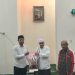 Yayasan 17 Oktober Indonesia memberikan dukungan moril untuk Palestina lewat doa bersama dan simbolis berbagi sembako. (Foto/M Sholeh)