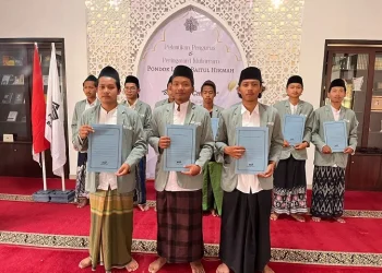 Para pengurus baru pesantren Luhur Baitul Hikmah