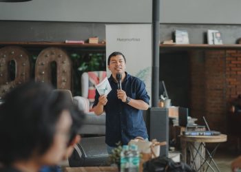 CEO Radya Labs, Puja Pramudya berbagi pandangan tentang pemanfaatan AI dan peran alumni ITB. /Foto: Dok.Pribadi