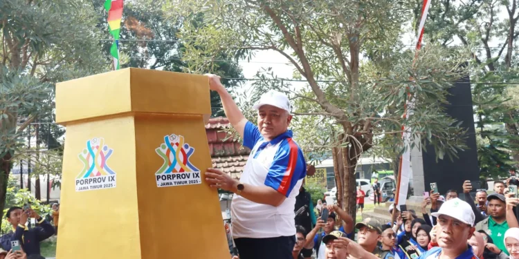 Kirab Obor Porprov Jatim 2025