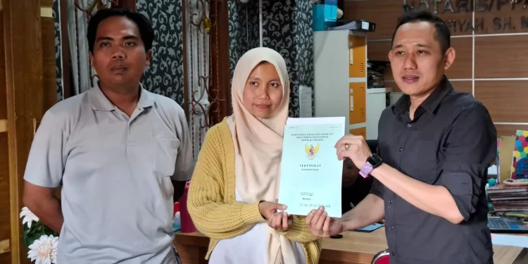 Pengembang Perumahan Grand Mutiara serahkan SHM