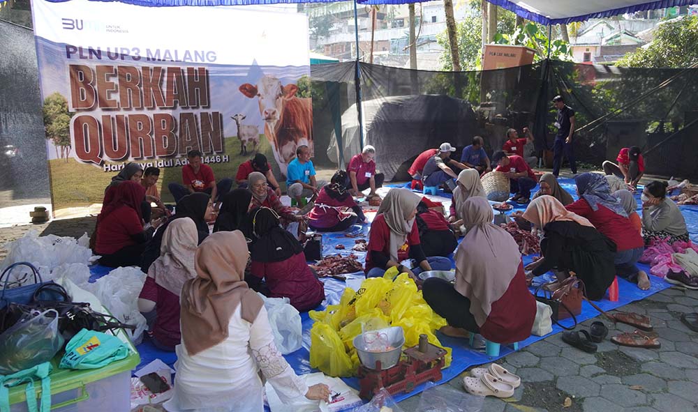 Sortir daging Qurban PLN UP3 Malang