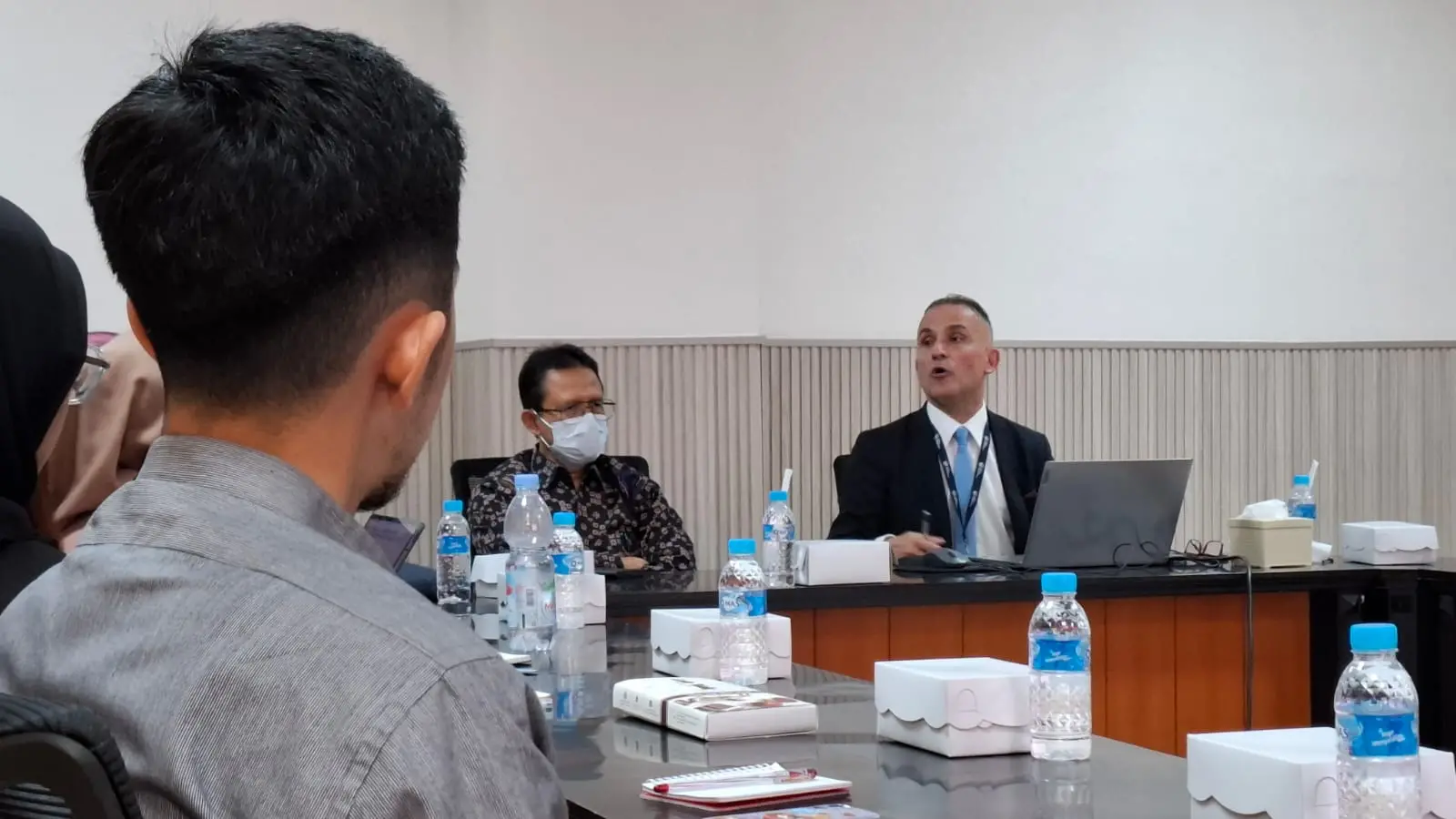 Dosen tamu dari Turki.