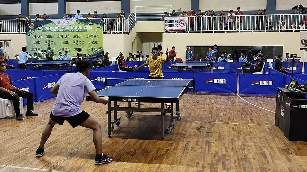 Atlet tenis meja kota batu
