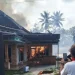 Bangunan rumah bekas home industry ludes terbakar