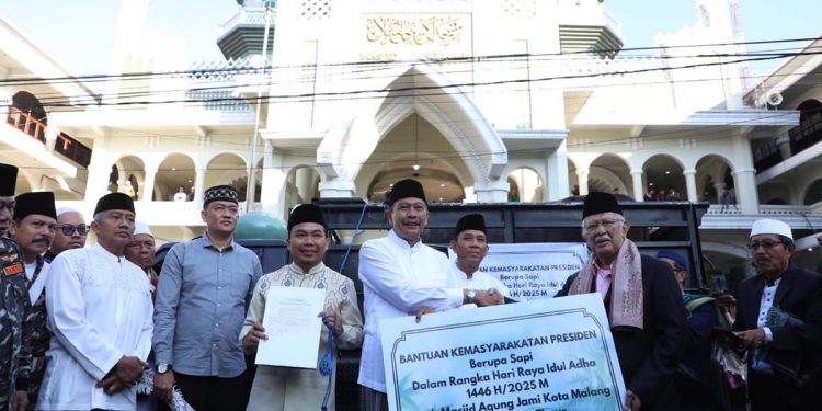 wali kota Malang serahkan sapi Kurban Presiden Prabowo