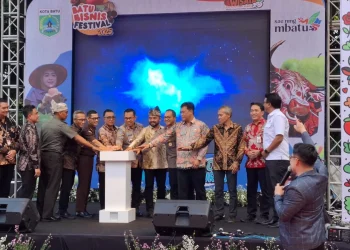 Pembukaan Batu Bisnis Festival 2025 oleh jajaran Forkopimda Kota Batu. Foto: Azmy