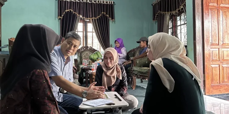 Polinema laksanakan pelatihan dan pendampingan kepada pelaku UMKM untuk penguatan branding digital. /Foto: Dok. Polinema