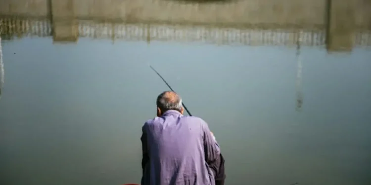 Rekomendasi spot mancing di Kota Batu yang wajib dicoba para mancing mania maupun pemula. /Foto: Unsplash.com/Shawn Rain