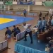 Aksi kocak Kadisporapar Kota Malang saat nonton voli putri Porprov Jatim 2025. (Foto/M Sholeh)