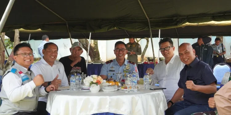Kegiatan Bakti Sosial YBM PLN, Malang Tahes Community, HDCI dan TNI AU. Foto/dok