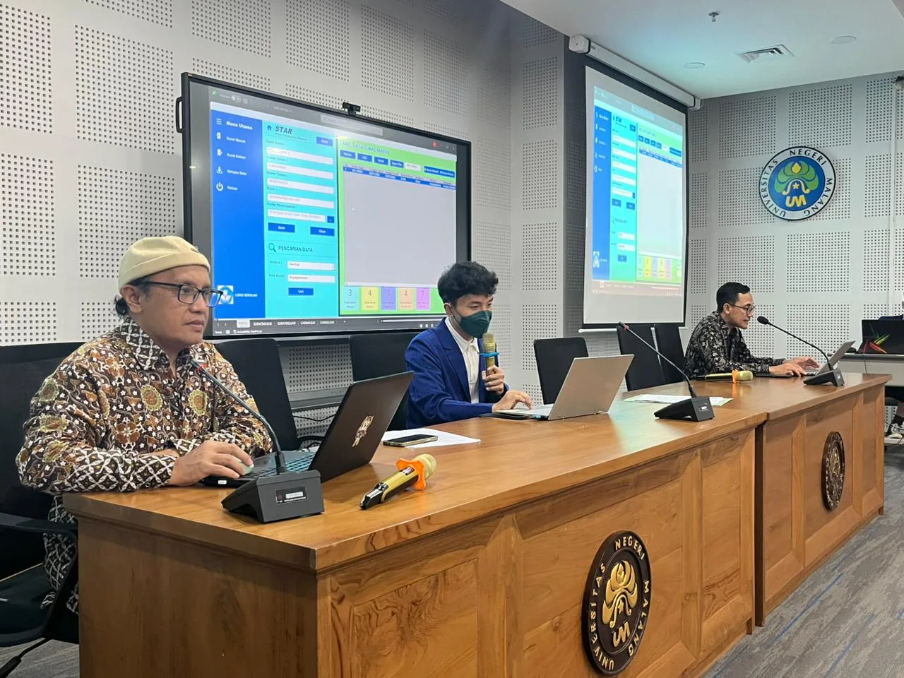 Pemaparan materi oleh Tim Dosen AP UM tentang pemanfaatan aplikasi digital untuk pengarsipan dokumen./Foto: Tugumalang.id/Bagus Rachmad Saputra.