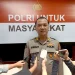 Kasihumas Polres Malang, AKP Bambang Subinanjar, saat menjelaskan soal dugaan kekerasan seksual yang menimpa seorang anak 4 tahun di Wagir. Foto: Polres Malang