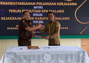 KKPH Malang, Kelik Djatmiko (kanan), bersama Kepala Kejaksaan Negeri Kabupaten Malang, Rachmat Supriady, S.H., M.H (kiri). Foto/dok