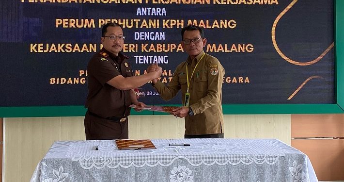 KKPH Malang, Kelik Djatmiko (kanan), bersama Kepala Kejaksaan Negeri Kabupaten Malang, Rachmat Supriady, S.H., M.H (kiri). Foto/dok