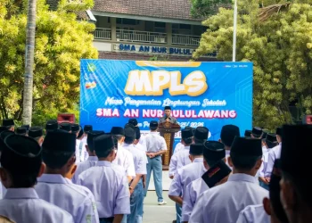 Kepala SMA An Nur Malang H Hanafi S.P, M.Pd.I dalam sambutan di MPLS./Foto: Dok SMA An Nur Malang