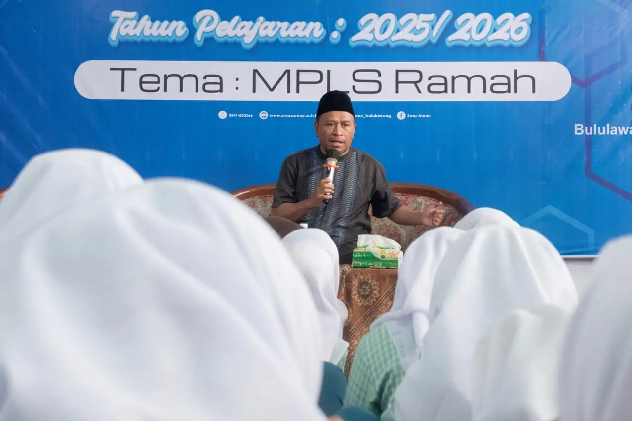 Guru Besar UIN Maliki Malang Prof Dr Abdul Malik Karim Amrullah saat mengisi soal ke-NU-an./Foto: Dok. SMA An Nur Malang.