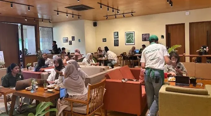 Rekomendasi kafe dekat kampus UM yang cocok dan nyaman buat nugas./Foto: Google Review Nowhere Cafe/Yunita Fera Rahmawati