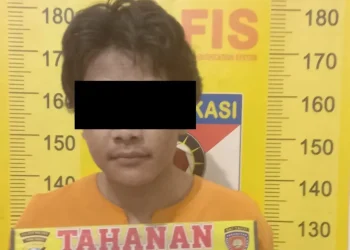 Tersangka IA usai diamankan polisi. Foto: Polres Malang