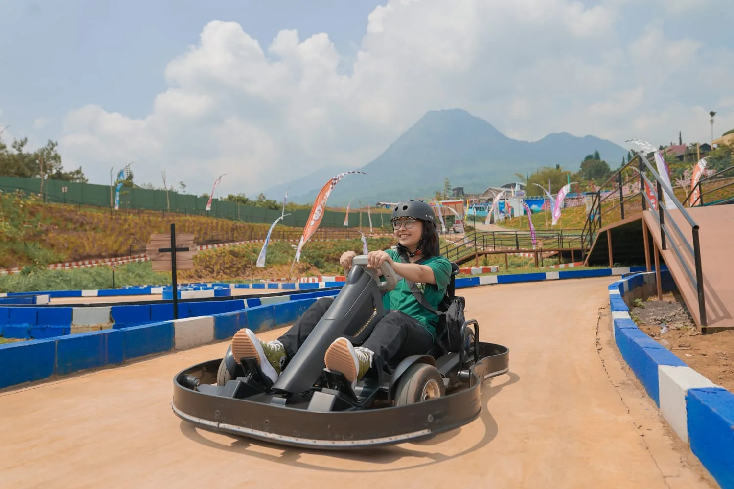 Suasana main gokart di Jatim Park 1. Foto: Dok. Jatim Park Group