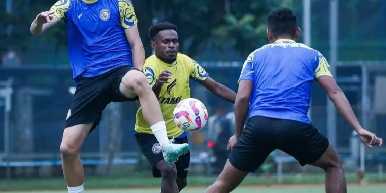 Arema FC vs Liga Indonesia All Star