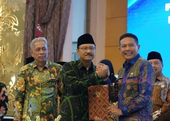 Wali Kota Malang dan Menteri Sosial RI tandatangi perjanjian pinjam pakai aset untuk operasional Sekolah Rakyat. (Foto/dok. Prokopim Setda Kota Malang).