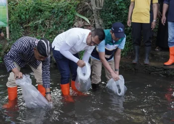 Gerakan menjaga ekologi sungai dalam rangka peringati Hari Sungai Nasional 2025 di Kota Batu. Foto: Dok.