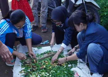 Pengelolaan sampah di Ampelgading. Foto/dok