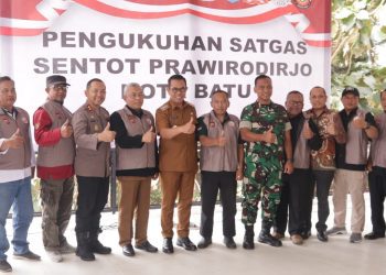 Deklarasi ikrar perdamaian Forkopimda Kota Batu bersama para anggota perguruan silat. Foto: Polres Batu
