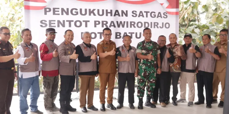 Deklarasi ikrar perdamaian Forkopimda Kota Batu bersama para anggota perguruan silat. Foto: Polres Batu